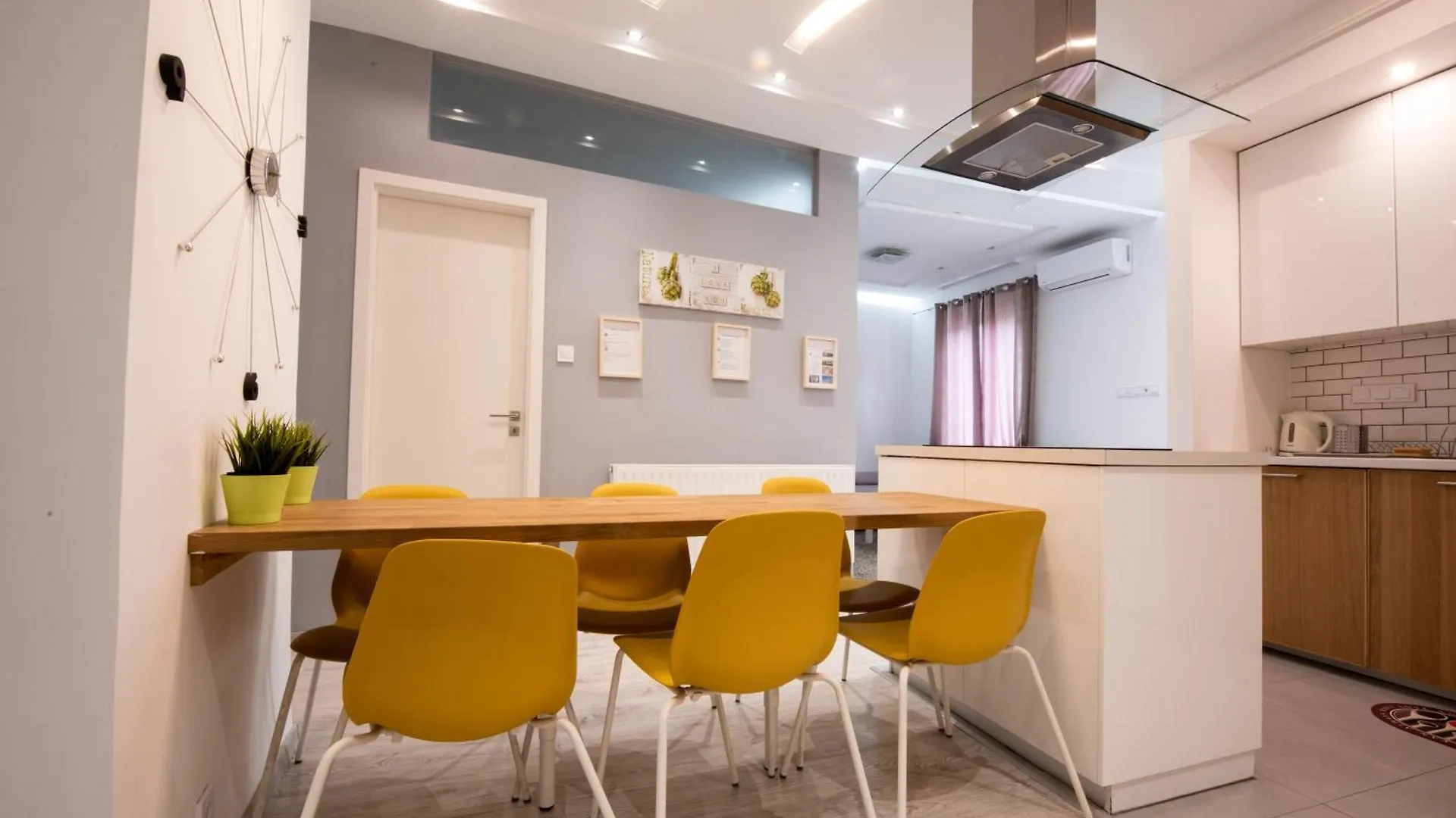 Modern Downtown Retreat At Akacfa 36 Apartment Budapest