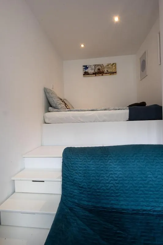 Modern Downtown Retreat At Akacfa 36 Apartment Budapest 0*,  Hungary